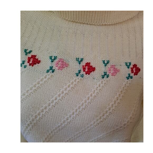 Vintage Skiva Faux Turtle Neck White and Flower Design Sweater Size M‎ - Picture 3 of 8